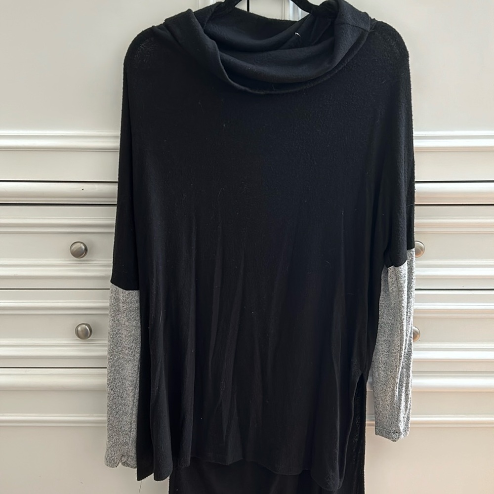Long black and gray contrast lightweight sweater